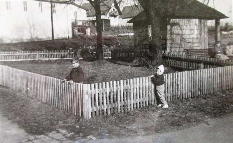 Der Kapellengarten der Kohlbauerkapelle in Wegscheid war eingezäunt, bis in die 1990er Jahre